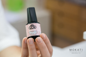 LCN Natural Nail Booster bei Redröh Kosmetik Studio in München